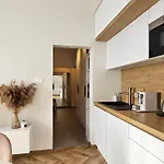 Lam Design Greenery Ac - Balcony דירה
