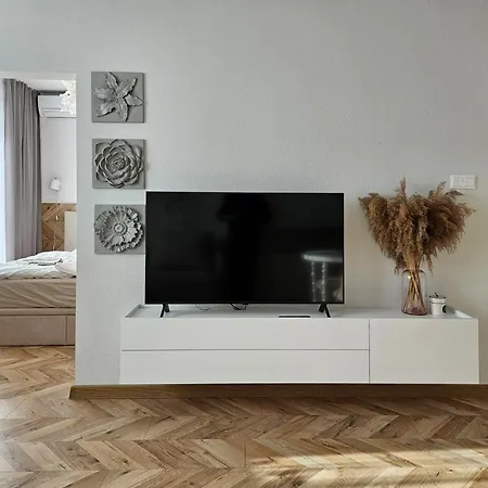 Lam Design Greenery Ac - Balcony براتسيلافا