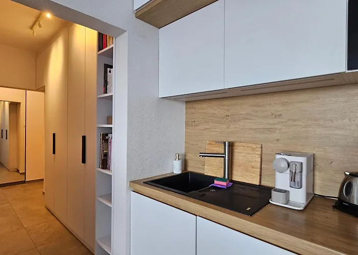 Lam Design Greenery Ac - Balcony Bratislava